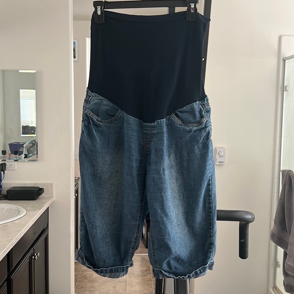 3 for $15 Maternity Size Large Capri Jeans and Extra Large Maternity XL Shirt